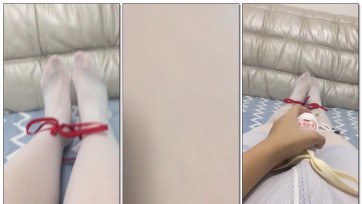 【尽缚】白裤袜 伪娘 自束缚实验，下面加上会动的小玩具
